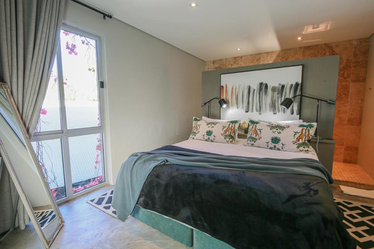Suite 9 The Village Windhoek Esterno foto