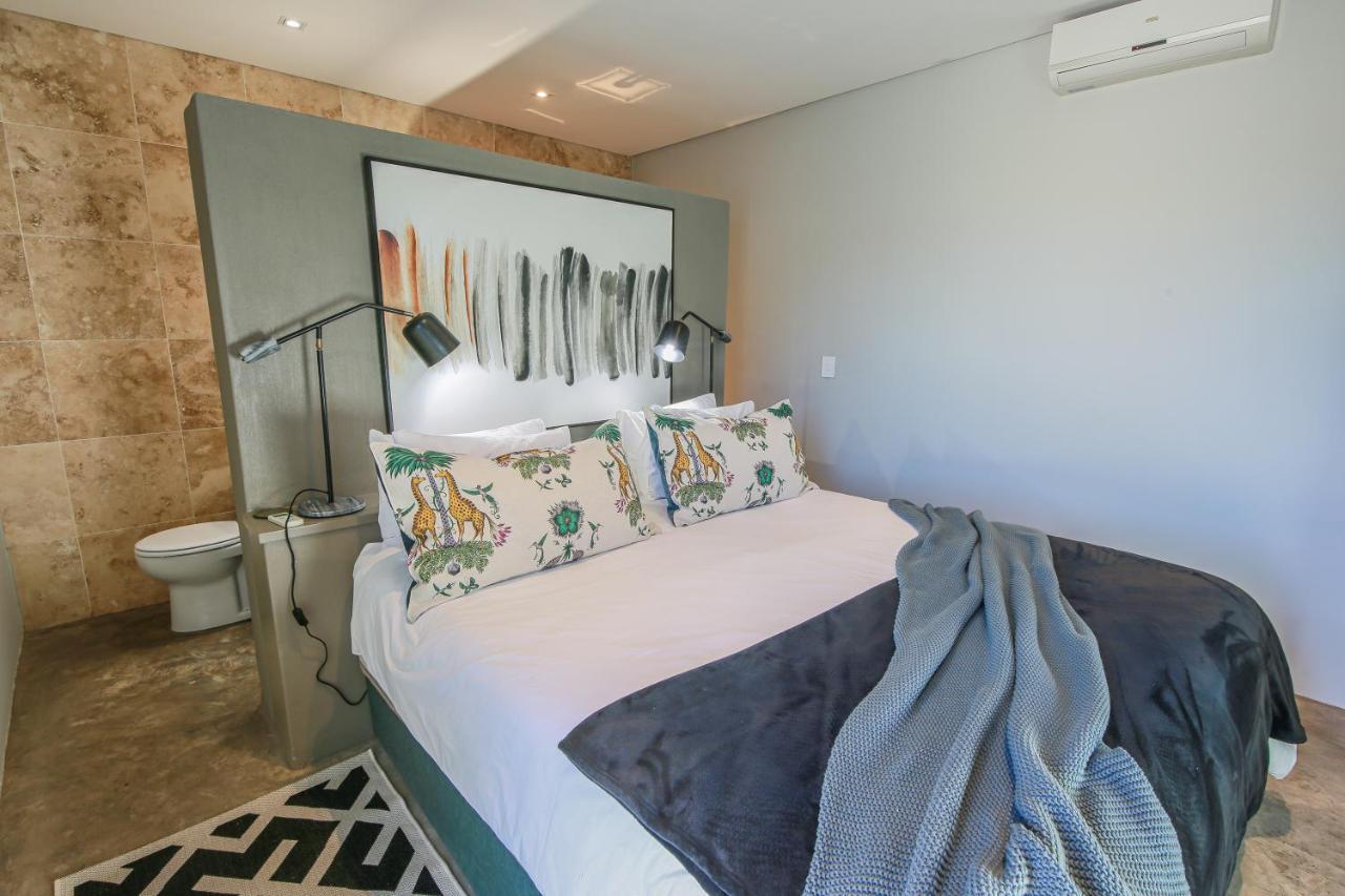 Suite 9 The Village Windhoek Esterno foto