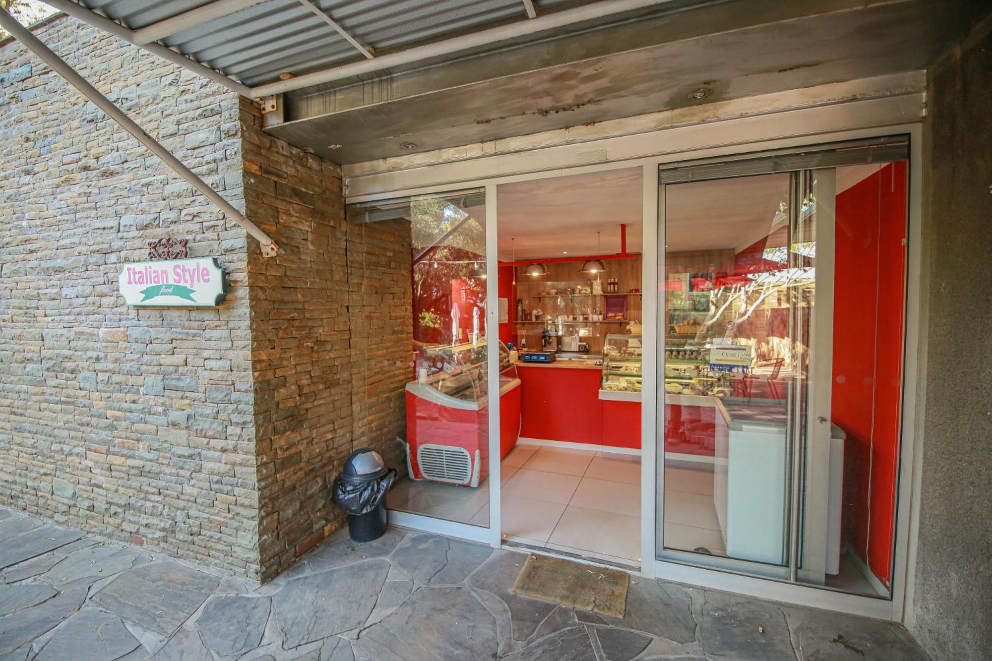 Suite 9 The Village Windhoek Esterno foto
