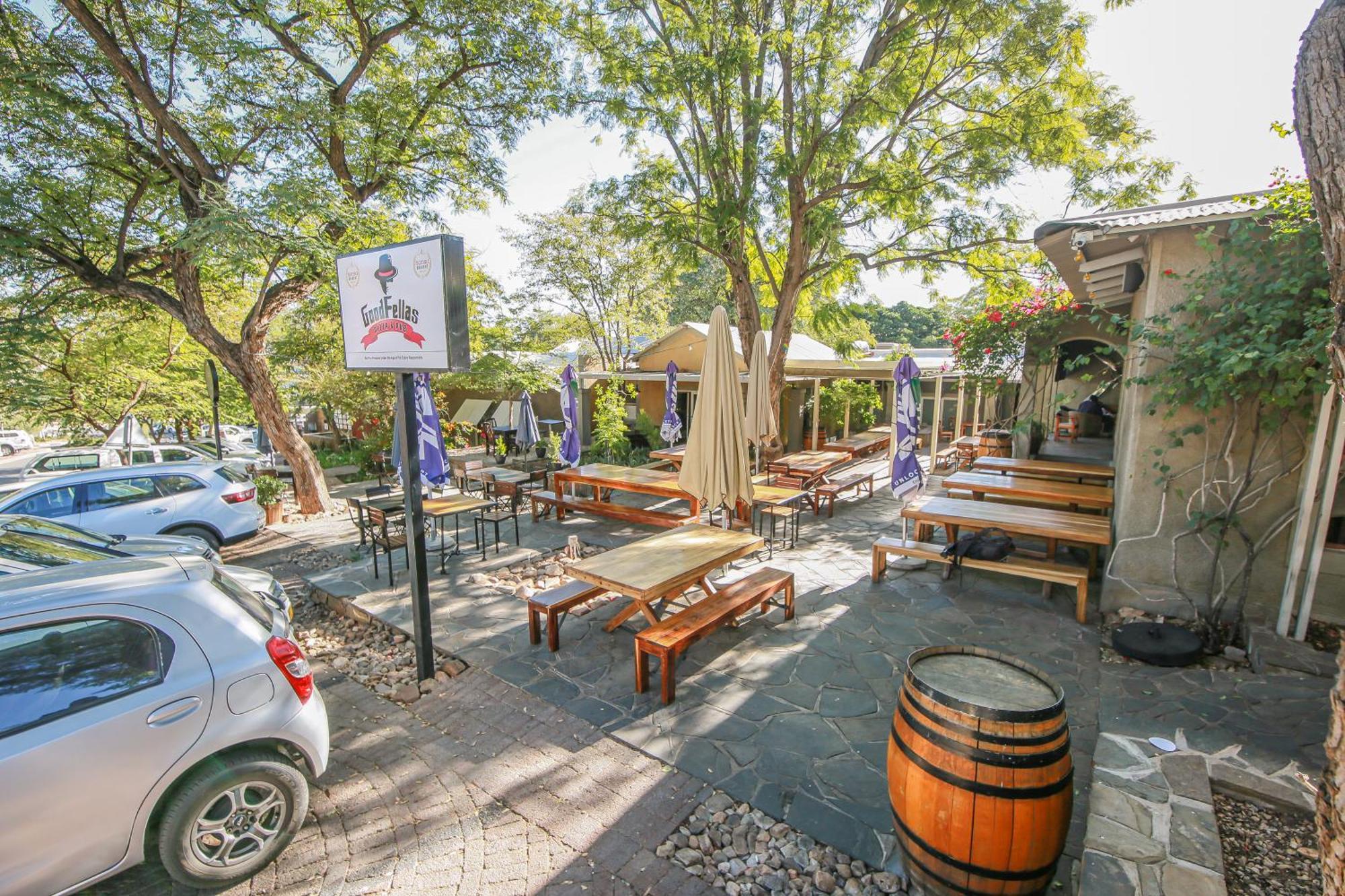 Suite 9 The Village Windhoek Esterno foto