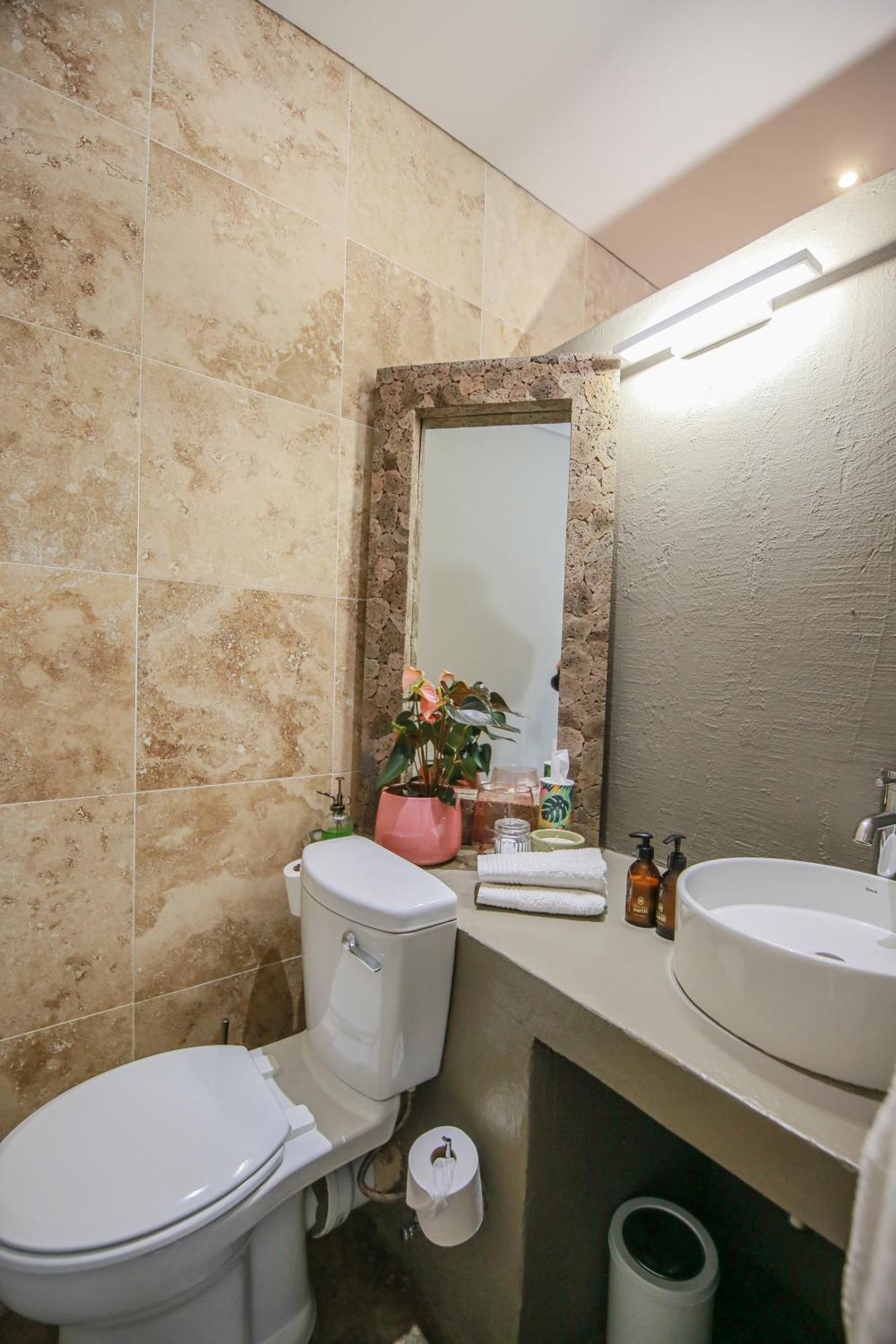 Suite 9 The Village Windhoek Esterno foto